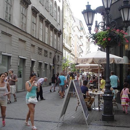 Romantic Centrum Apartman Будапеща Екстериор снимка